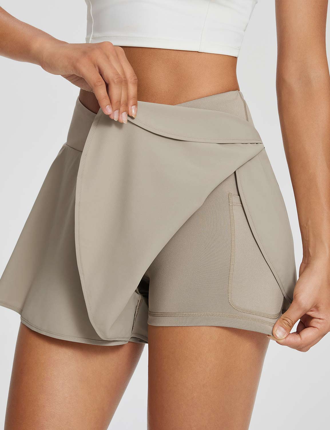 Baleaf Women's Lightweight Loose-fitting Butterfly Shorts Weathered Teak Details