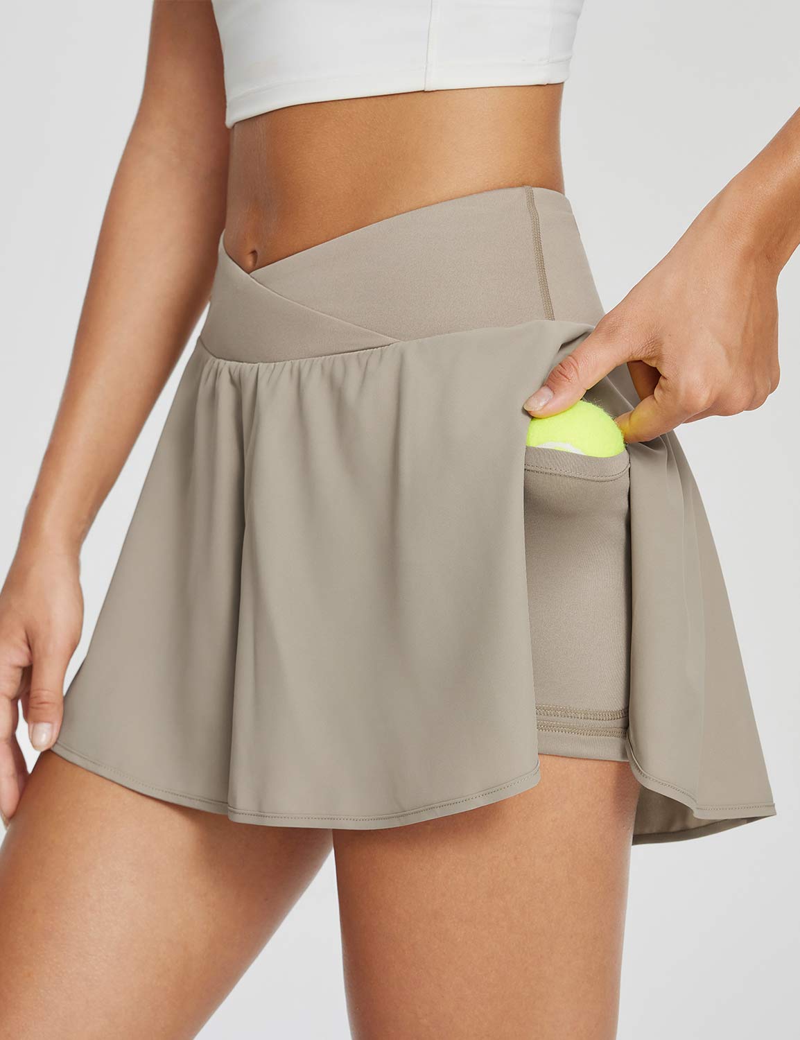 Baleaf Women's Lightweight Loose-fitting Butterfly Shorts Weathered Teak with Pockets