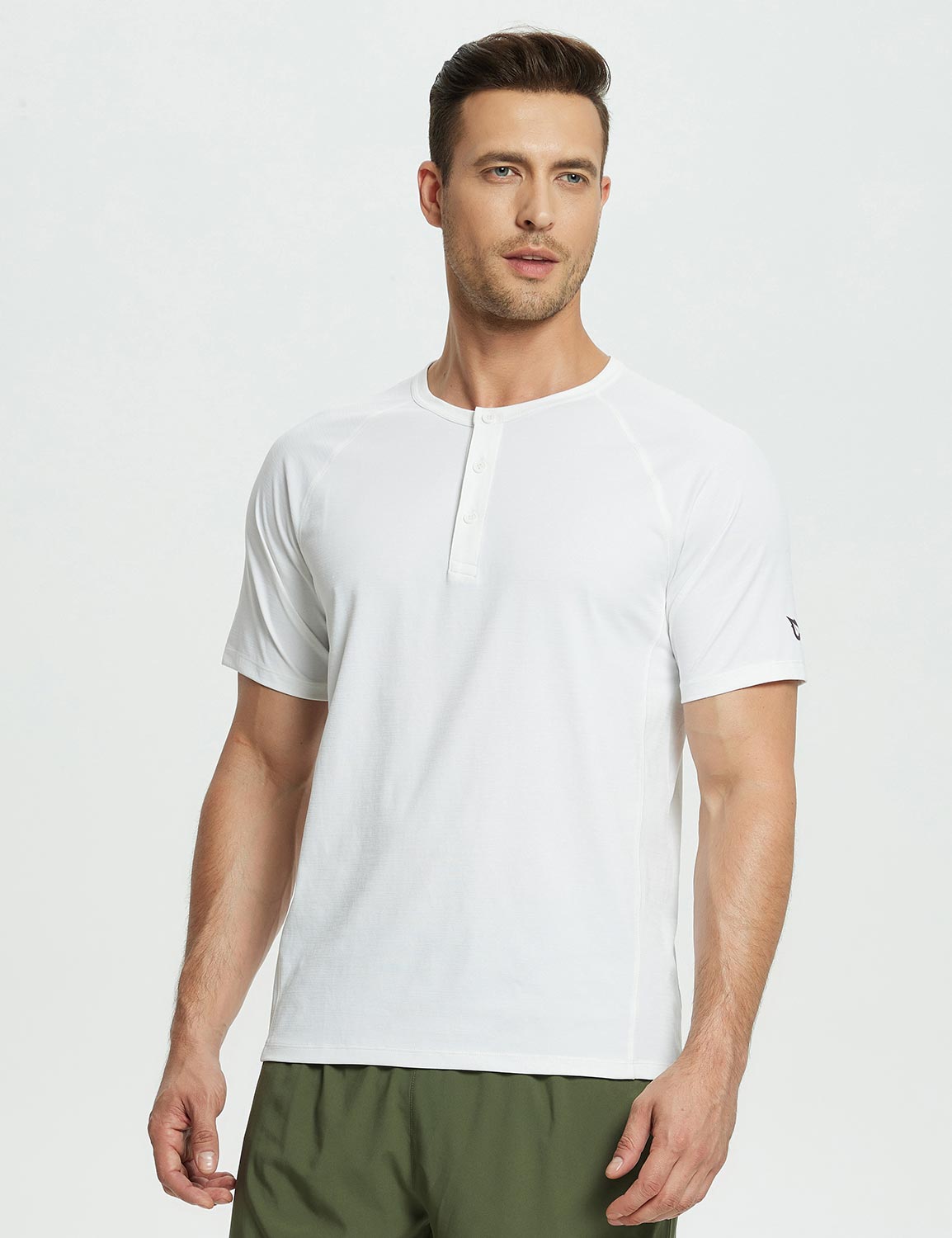 Short-Sleeve Henley T-Shirt (Website Exclusive）