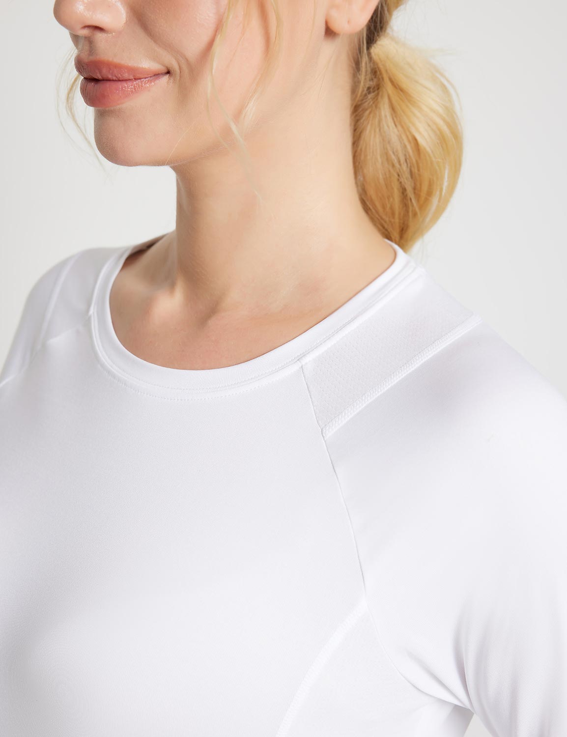 Baleaf Women's Sustainable Thumbhole Mesh Baselayer dbd222 Lucent White Details